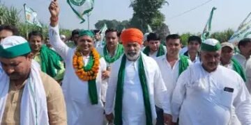 नोएडा में फिर तेज हुआ किसानों का प्रदर्शन, राकेश टिकैत ने दी प्रशासन को चेतावनी