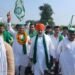 नोएडा में फिर तेज हुआ किसानों का प्रदर्शन, राकेश टिकैत ने दी प्रशासन को चेतावनी