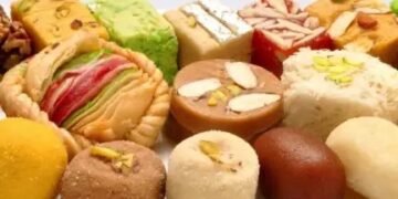 कन्नौज में जब्त की नकली 3 हजार किलो मिठाइयां, फैक्ट्री सीज, मालिक फरार!