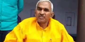 पूर्व विधायक सुरेंद्र सिंह और उनके पुत्र सहित सात लोगों के विरुद्ध मुकदमा दर्ज