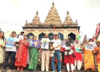 ओलंपिक में भारतीय टीम की विजय के लिए उतारी मां गंगा की आरती