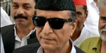 समाजवादी पार्टी के नेता आजम खान को कोर्ट ने लगाया बड़ा झटका