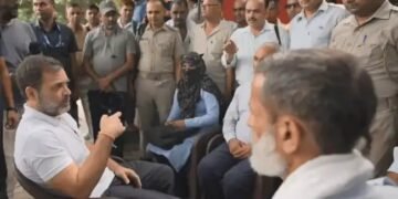 DTC बस कर्मचारियों से राहुल गांधी ने की मुलाकात, जानी मुश्किलें