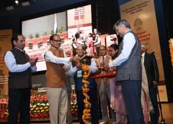 केंद्रीय मंत्री शिवराज सिंह चौहान ने कहा छोटे किसानों के हित में कार्य करें कृषि