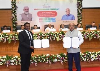 एनएचपीसी ने गुजरात सरकार के जीपीसीएल के साथ समझौता ज्ञापन पर हस्ताक्षर किए