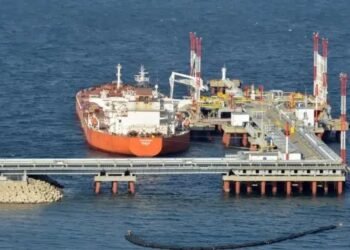 भारत ने रूस से तेल खरीदना जारी रखने का फैसला किया, ट्रंप के दबाव को किया दरकिनार