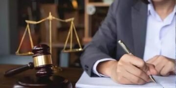 600 वकीलों की CJI को चिट्ठी, कहा- एक खास ग्रुप कर रहा न्यापालिका की छवि खराब