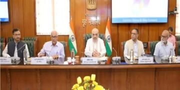 गृह मंत्री ने हिंसा करने वालों के खिलाफ सख्त कार्रवाई करने के निर्देश दिए