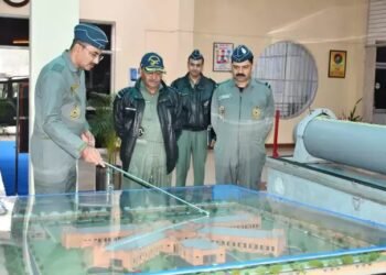 एयर मार्शल विभास पांडे ने वायुसेना के बेस रिपेयर डिपो का दौरा किया