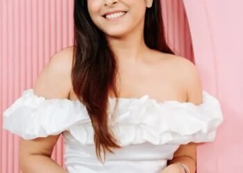 मधुरिमा तुली की सफ़ेद पोशाक ने दिखाई असली सुंदरता की चमक