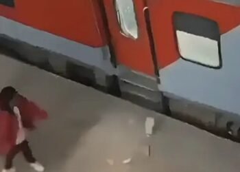 कुंभ मेला स्पेशल ट्रेन पर पथराव, झांसी से प्रयागराज जा रही थी ट्रेन!