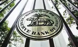 RBI ने किसानों की सहायता के लिए बिना गारंटी के कृषि ऋण की सीमा बढ़ाकर 2 लाख रुपये कर दी