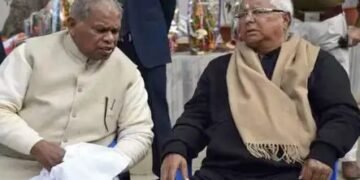 लालू और जीतनराम मांझी भिड़े, सोशल मीडिया पर जाति और डिग्री को लेकर बवाल