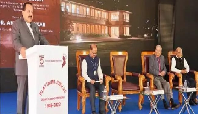 सैटेलाइट एक्सपोसैट एक से अधिक संस्थानों के विज्ञान के संयुक्त प्रयास का प्रतीक