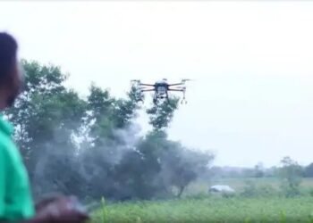 कृषि में क्रांति: सलाम किसान की ड्रोन तकनीक से बढ़ रही है फसलों की पैदावार और घट रही है लागत