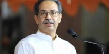 उद्धव ठाकरे ने प्रधानमंत्री नरेंद्र मोदी पर निशाना साधा