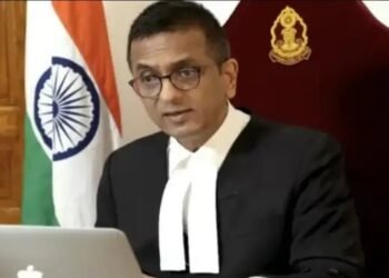 सुप्रीम कोर्ट ने एक महत्वपूर्ण आदेश में नाबालिग गर्भवती को गर्भ गिराने का आदेश दिया