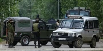 JK: घाटी में फिर आतंकी हमला, सेना के 4 जवान जख्मी, 1 शहीद