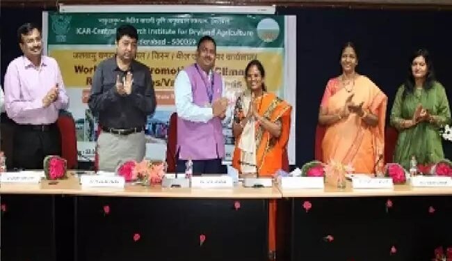 जलवायु अनुकूल फसलों और बीजों को बढ़ावा देने पर कार्यशाला का आयोजन