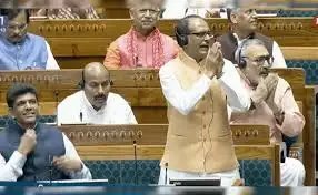 खरीफ से पहले सरकार का बड़ा ऐलान: महंगा खरीद रही खाद, लेकिन किसानों को मिलेगी सस्ती—नहीं बढ़ेंगे दाम!