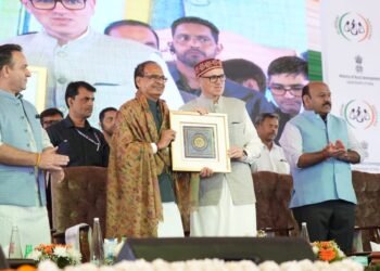 जम्मू-कश्मीर को 8000 करोड़ की विकास सौगात: सड़कों, महिलाओं और किसानों के लिए बड़ा पैकेज