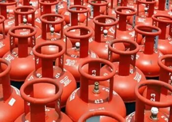 Gas Cylinder Rules Update: सिलेंडर बुकिंग से लेकर कीमत तक बदले नियम, जान लें वरना हो सकती है परेशानी!