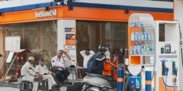 “No PUC, No Fuel”: दिल्ली में बिना ‘हेल्थ रिपोर्ट’ गाड़ी चलाना पड़ेगा भारी, पेट्रोल पंपों पर सख्ती शुरू