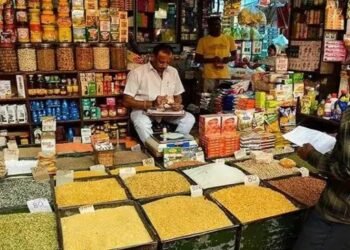 खाड़ी युद्ध की आंच रसोई तक: 20 दिन में सरसों तेल 25 रुपये महंगा, आम आदमी का बजट बिगड़ा