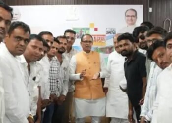 घटिया बीजों से करेला फसल बर्बाद, केंद्र सख्त—कंपनी पर FIR, किसानों को मुआवजे का भरोसा
