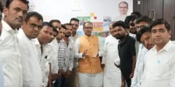 घटिया बीजों से करेला फसल बर्बाद, केंद्र सख्त—कंपनी पर FIR, किसानों को मुआवजे का भरोसा