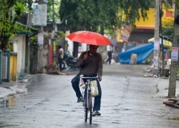 मार्च में ‘मौसम का यू-टर्न’! गर्मी की जगह ठंडी हवाओं ने दी राहत, दिल्ली-NCR में सुहावना मिजाज