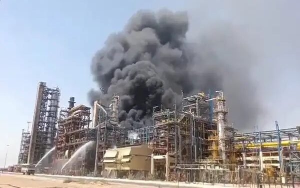 उद्घाटन से ठीक पहले पचपदरा रिफाइनरी में भीषण आग, CDU यूनिट में उठे धुएं के गुबार से मचा हड़कंप