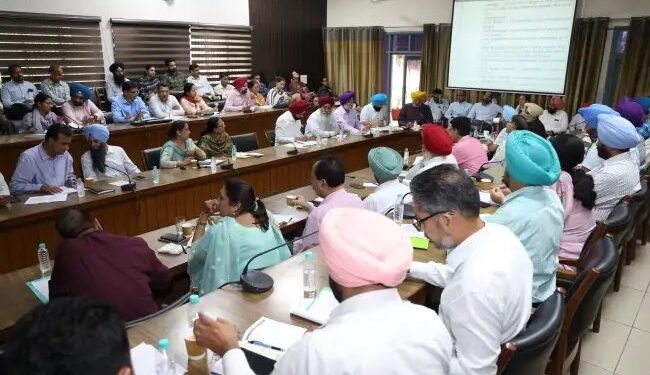 बदलते मौसम और वैश्विक संकट के बीच खेती के लिए तैयार रहे किसान: पीएयू का आह्वान