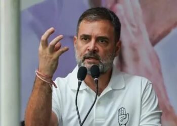 विकास या विस्थापन?” वडोदरा में राहुल गांधी का बड़ा हमला, BJP-RSS पर आदिवासी जमीन छीनने का आरोप