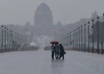 उत्तर भारत में मौसम का कहर: यूपी में बारिश-ओलावृष्टि, MP-राजस्थान अलर्ट पर, कश्मीर में एवलांच का खतरा