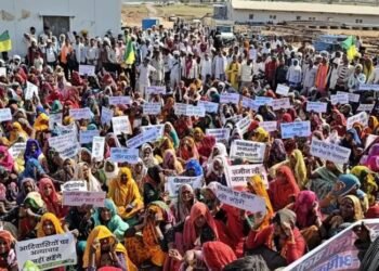 केन-बेतवा प्रोजेक्ट पर उबाल: 10 दिन से सड़क पर किसान, मुआवजे और विस्थापन को लेकर बढ़ा संघर्ष