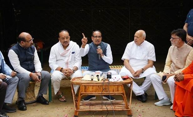 यूपी बनेगा प्रीमियम फल उत्पादन और निर्यात का बड़ा केंद्र, फ्रूट होराइज़न 2026” में सामने आया नया विजन