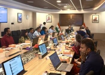 बीमा कवरेज बढ़ाने पर जोर: DFS सचिव ने सार्वजनिक बीमा कंपनियों की रणनीति की समीक्षा की