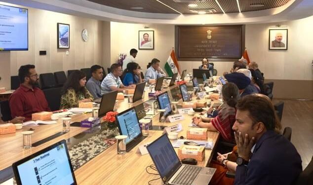 बीमा कवरेज बढ़ाने पर जोर: DFS सचिव ने सार्वजनिक बीमा कंपनियों की रणनीति की समीक्षा की