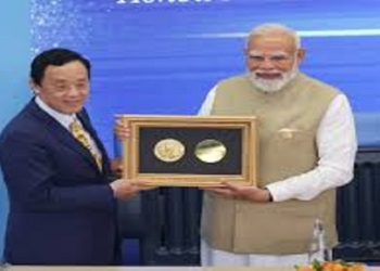 Narendra Modi Getting Award