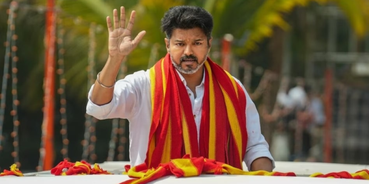 तमिलनाडु चुनाव 2026: विजय की TVK का धमाकेदार आगाज़, किसानों और महिलाओं के वादों ने बदला खेल!