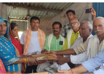 157 पशुपालकों के बीच 1.29 लाख रुपये से अधिक बोनस राशि वितरित, दुग्ध उत्पादन बढ़ाने पर दिया गया जोर