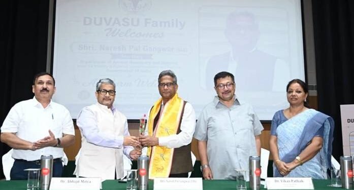 देश में पशु चिकित्सा अवसंरचना को मजबूत बनाने पर जोर, डीएएचडी सचिव ने किया डुवासु, मथुरा का दौरा
