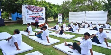 रसायन एवं पेट्रोकेमिकल विभाग ने उत्साहपूर्वक मनाया 12वां अंतर्राष्ट्रीय योग दिवस, देशभर में आयोजित हुए योग सत्र