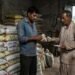 फर्टिलाइजर की कालाबाजारी पर प्रशासन सख्त, 26 दुकानों को नोटिस; किसानों से शिकायत करने की अपील