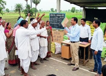कर्नाटक में उर्वरक उपलब्धता को लेकर विवाद, राज्य और केंद्र के आंकड़ों में बड़ा अंतर