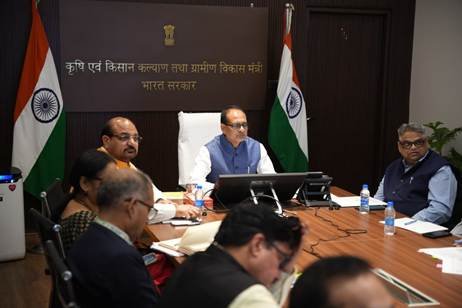 खरीफ सीजन पर कृषि मंत्रालय की साप्ताहिक समीक्षा: उर्वरक, बीज, मानसून और एल नीनो की स्थिति पर शिवराज सिंह चौहान ने दिए अहम निर्देश