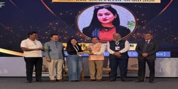 Fiza Kazmi During Award SOMS