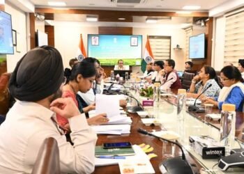 Shivraj Singh Chauhan in a meeting