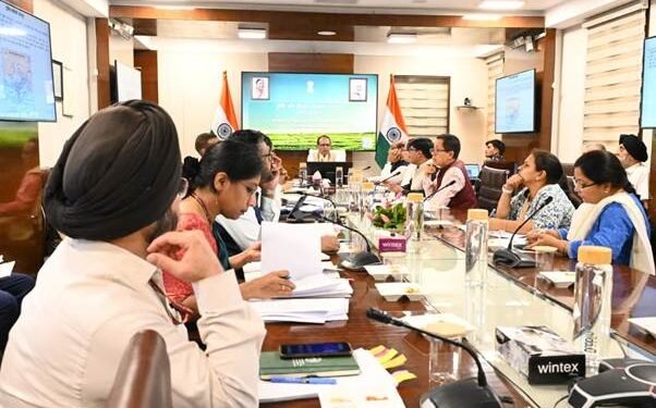 Shivraj Singh Chauhan in a meeting